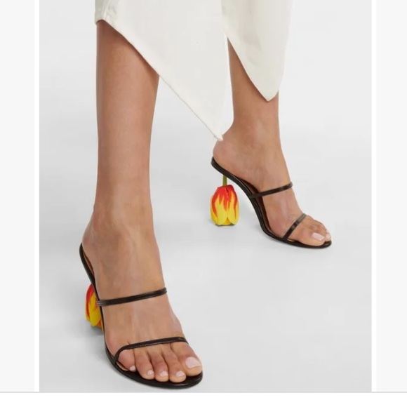 Loewe Tulip Leather Sandals - Picture 2 of 11